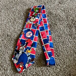 Looney Tunes Necktie Yankees MLB Baseball Cartoon Characters Novelty Tie 0340‎